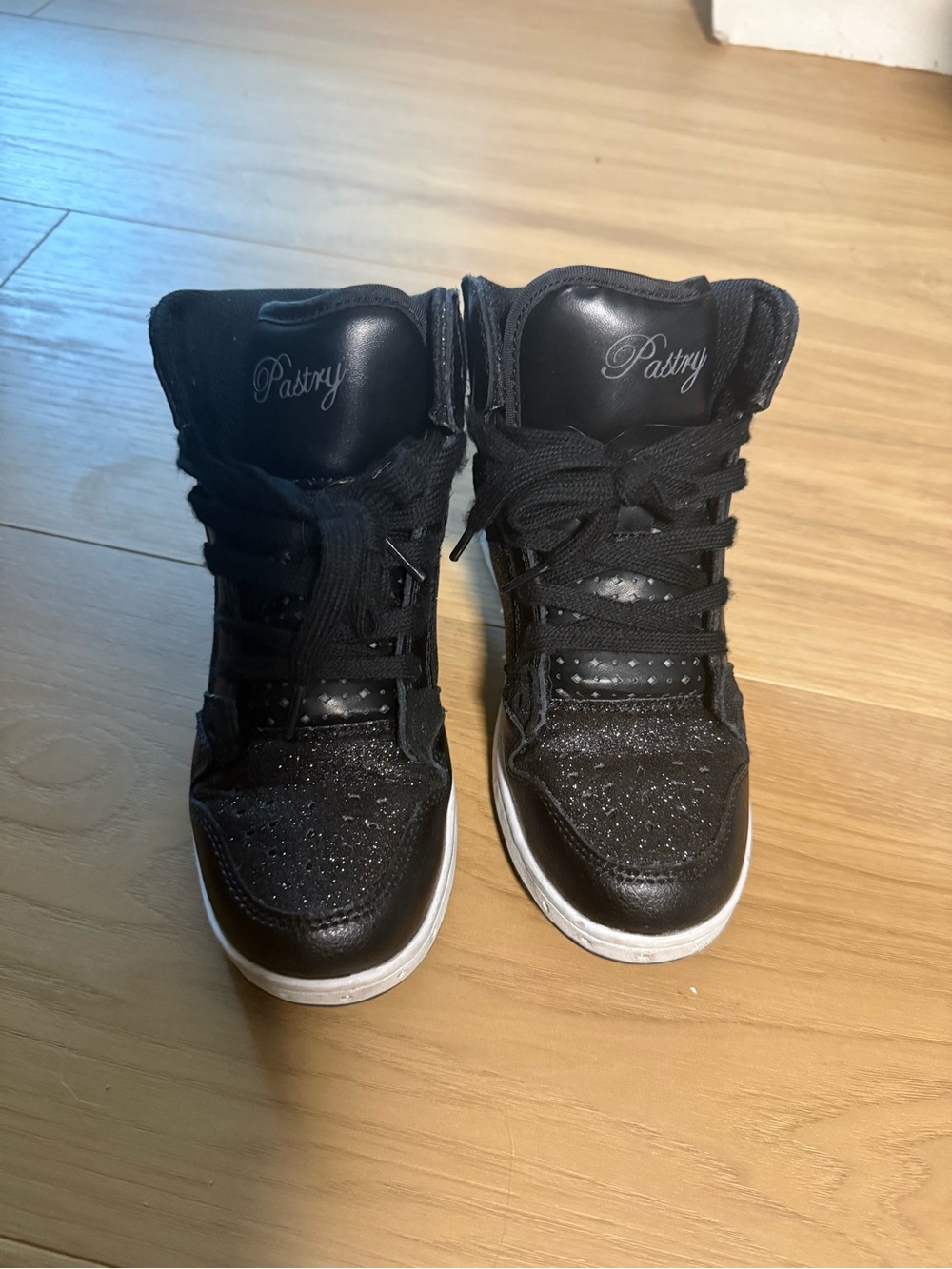 Pastry Black Glitter High-Top Kids Sneakers
